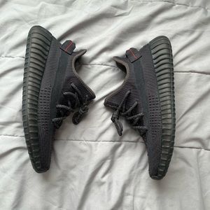 Yeezy 350 black non reflective, used good condition with box